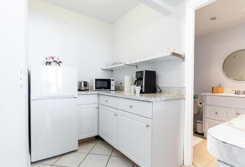 سوییت لوکس, Girasole Apartments