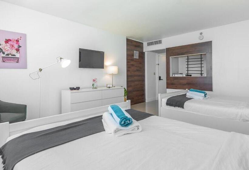 سوییت با چشم‌انداز دریا, Girasole Apartments