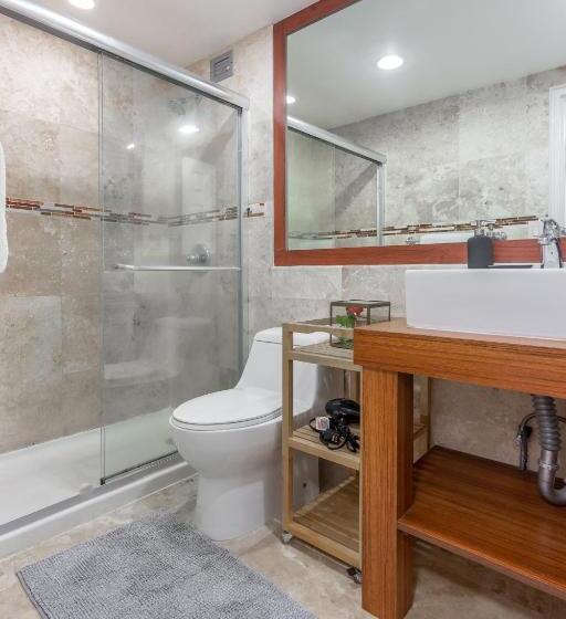 سوییت, Girasole Apartments