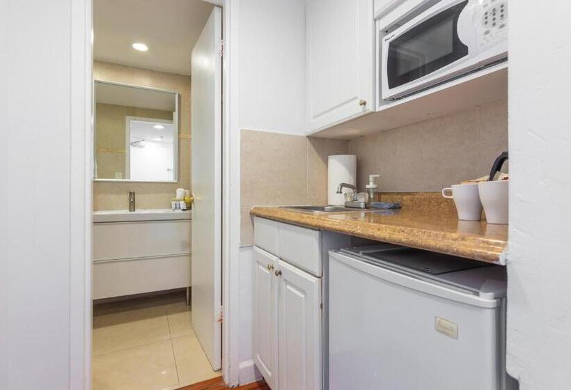 سوییت لوکس, Girasole Apartments