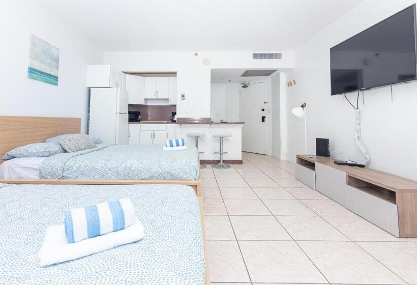 استودیوی استاندارد, Girasole Apartments