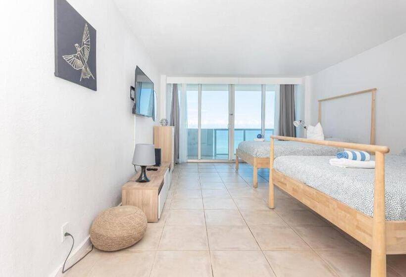 استودیو استاندارد با بالکن, Girasole Apartments