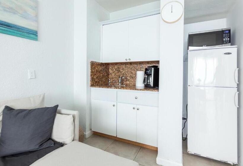 استودیو استاندارد با بالکن, Girasole Apartments