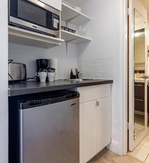 استودیوی لوکس, Girasole Apartments