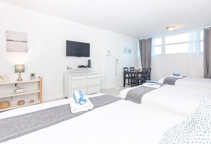 استودیو خانوادگی, Girasole Apartments