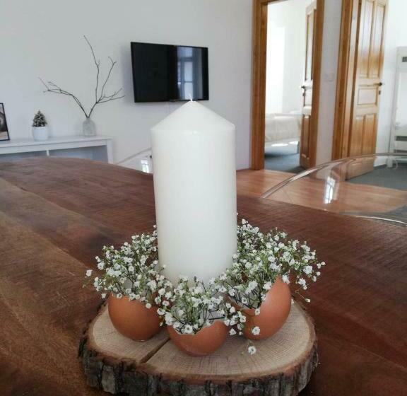 آپارتمان 2 خوابه, Stará škola Hedeč