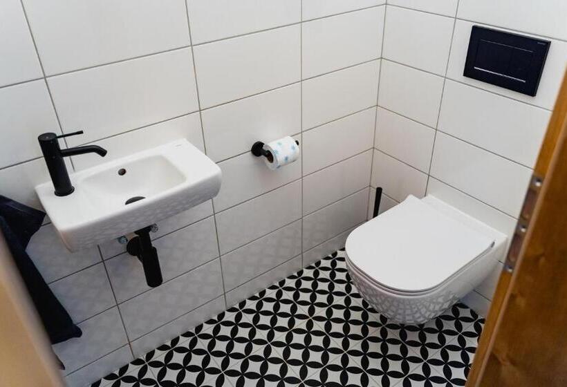 آپارتمان 1 خوابه, Stará škola Hedeč