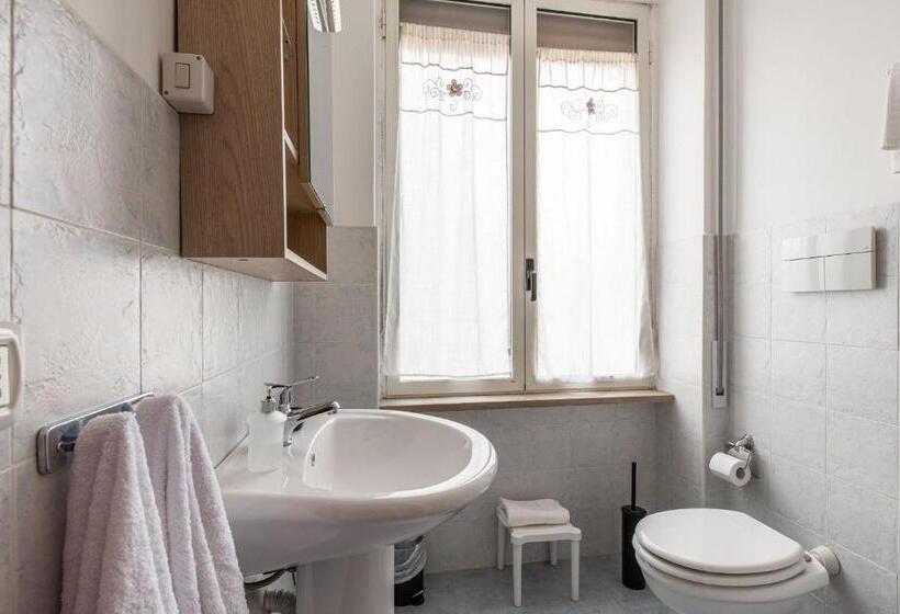 Трехместный Номер Стандарт с Балконом, B&b Della Stazione