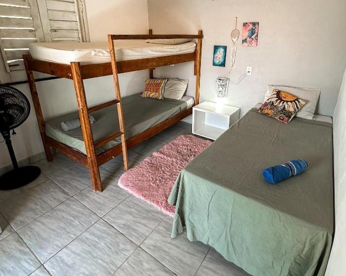 اتاق استاندارد سه تخته با بالکن, Vila Da Sereia Hostel E Pousada