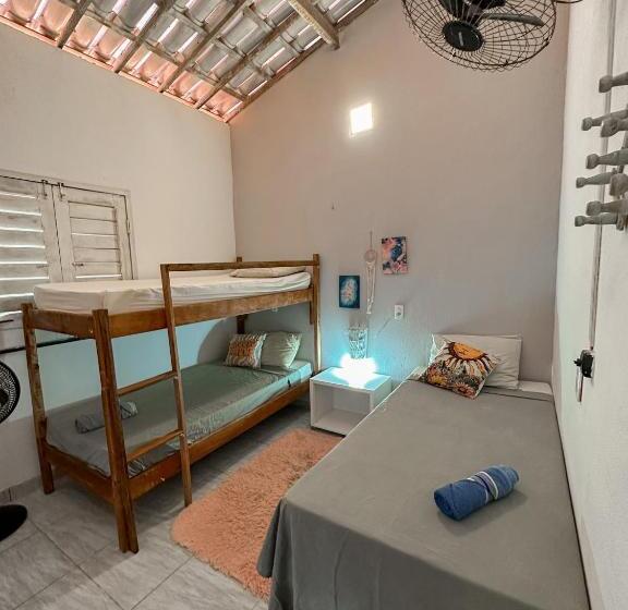스탠다드 트리플 발코니 룸, Vila Da Sereia Hostel E Pousada