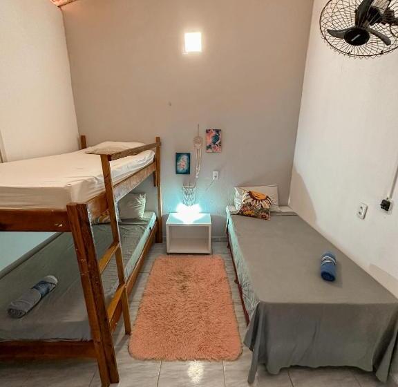 اتاق استاندارد سه تخته با بالکن, Vila Da Sereia Hostel E Pousada