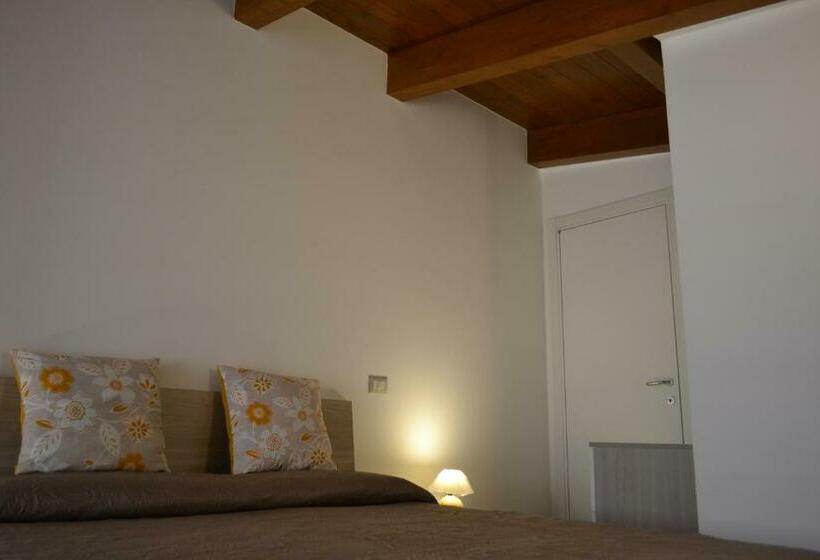 Номер Стандарт, Attica B&b