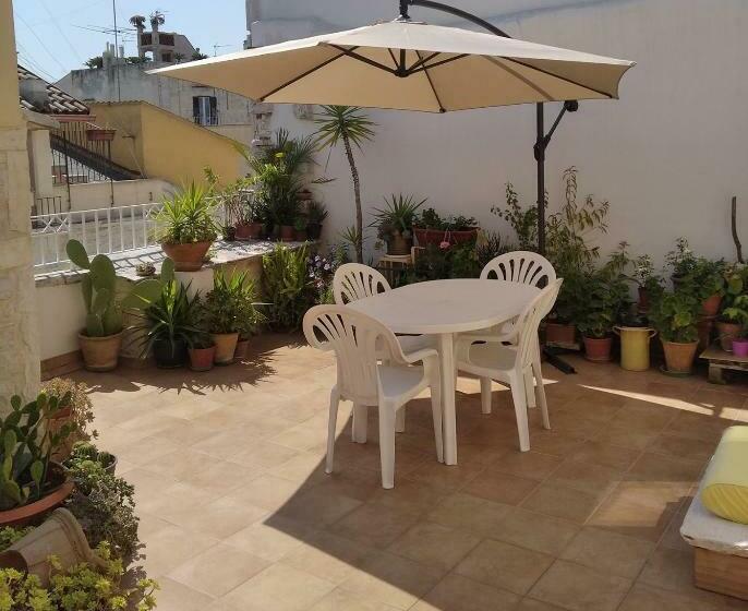 Номер Стандарт, Attica B&b