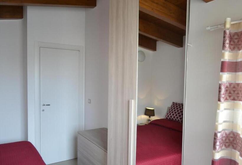 Номер Стандарт, Attica B&b