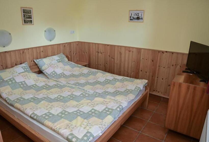 اتاق خانوادگی, Borudvar Vendégház Ii