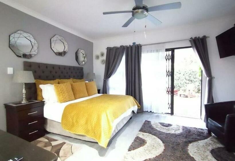 سوییت خانوادگی, Roxy S Rest Guest House