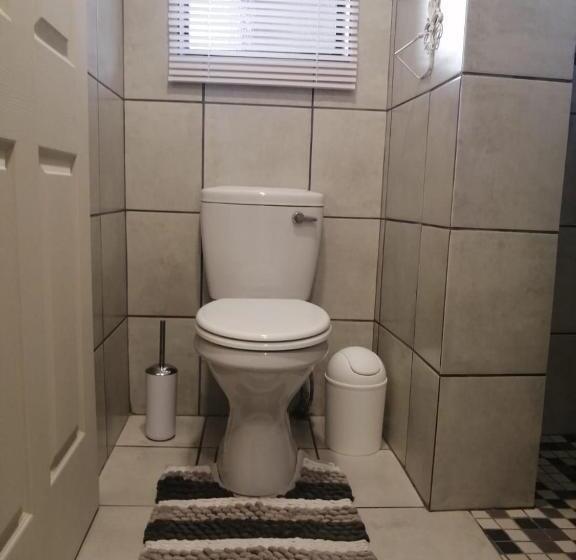 سوییت, Roxy S Rest Guest House