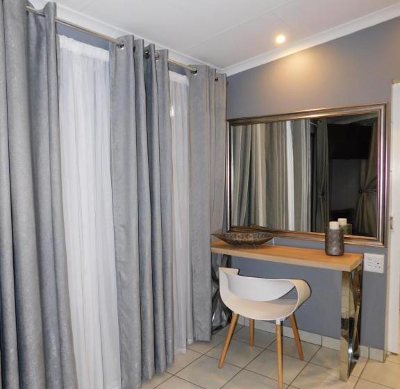 سوییت, Roxy S Rest Guest House