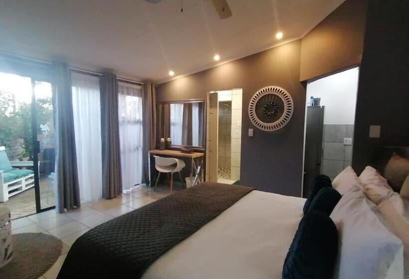 سوییت, Roxy S Rest Guest House
