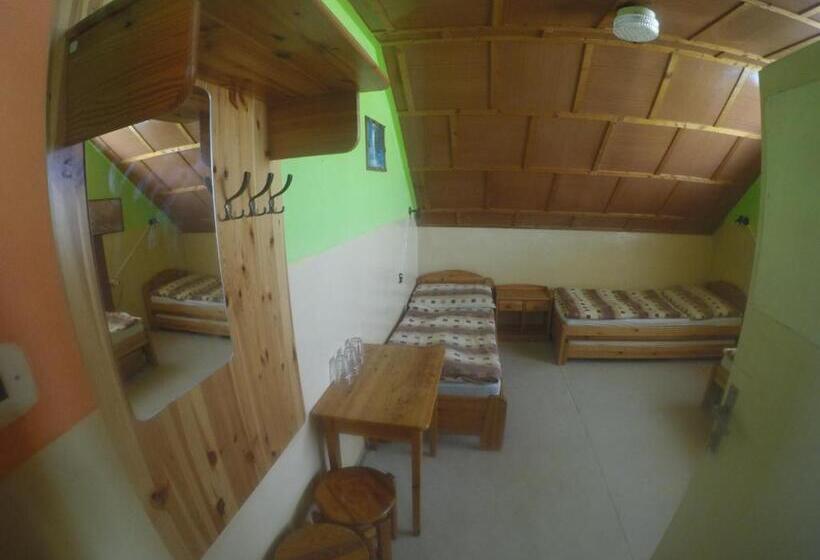 اتاق استاندارد سه نفره, Turistika Ubytovňa Sivá Brada