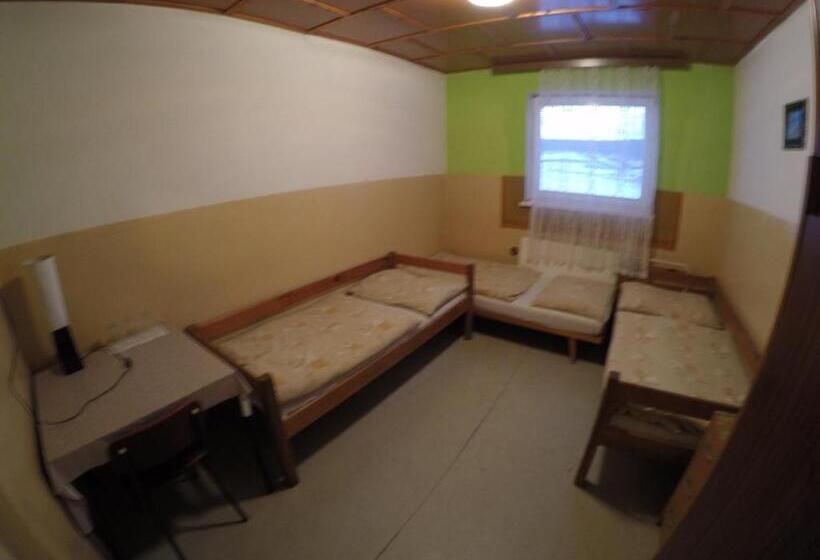 Номер Стандарт Трехместный, Turistika Ubytovňa Sivá Brada
