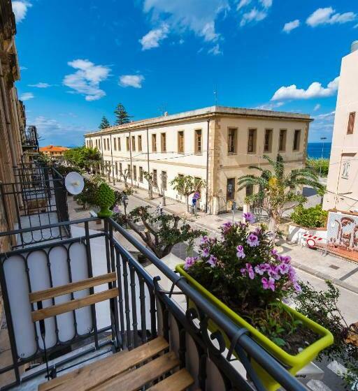 Номер Deluxe Вид на Море с Балконом, The Palace B&b And Apartments