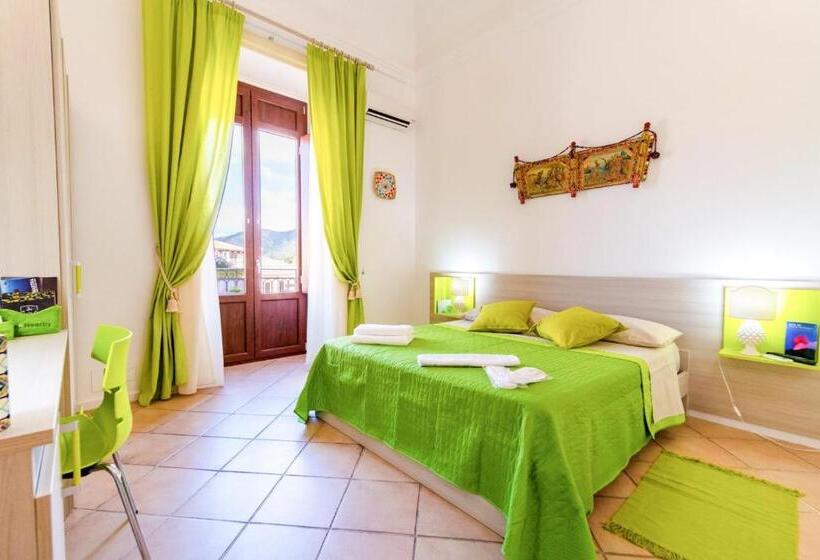 Номер Deluxe Вид на Море с Балконом, The Palace B&b And Apartments