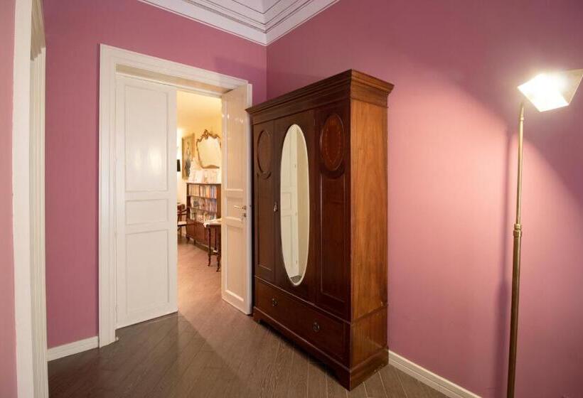 Апартаменты 2 Спальни Вид на Море, The Palace B&b And Apartments
