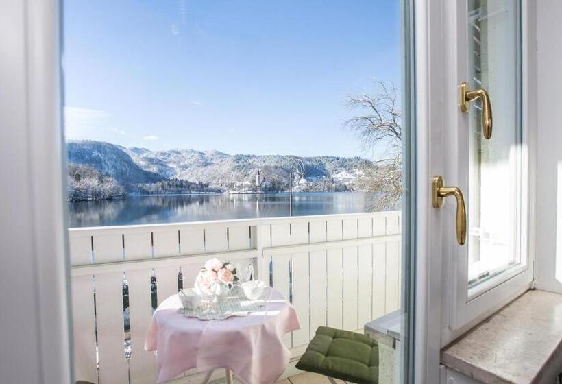 اتاق استاندارد با چشم‌انداز دریاچه, B&b Pletna A Double Lake View Room