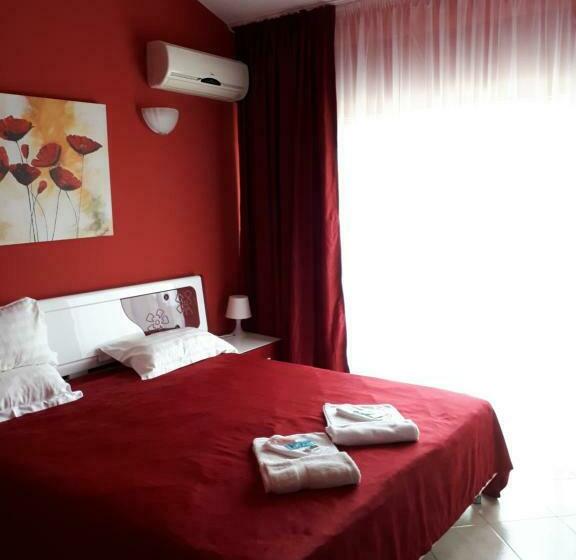 اتاق لوکس با بالکن و چشم‌انداز دریا, Family Hotel Gogov