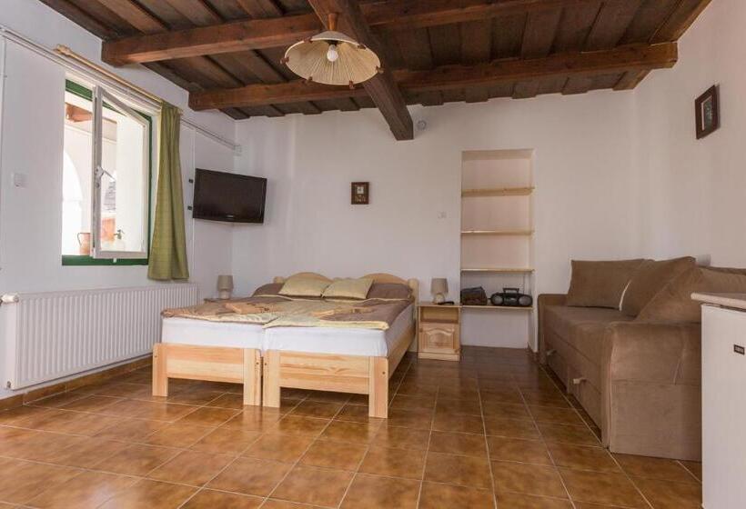 سوییت, Gádoros Vendégház