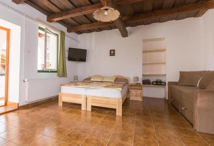 سوییت, Gádoros Vendégház