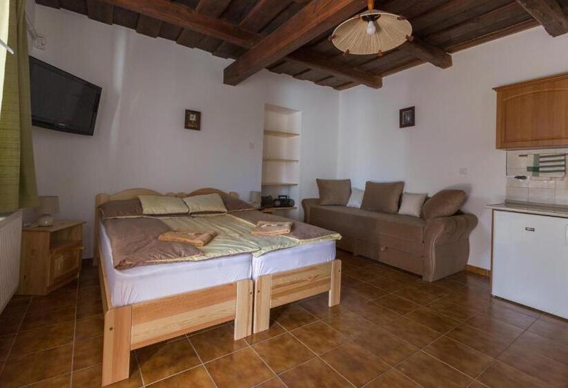سوییت, Gádoros Vendégház