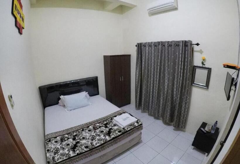 Дом 3 Спальни, Pondok Simpang Tiga