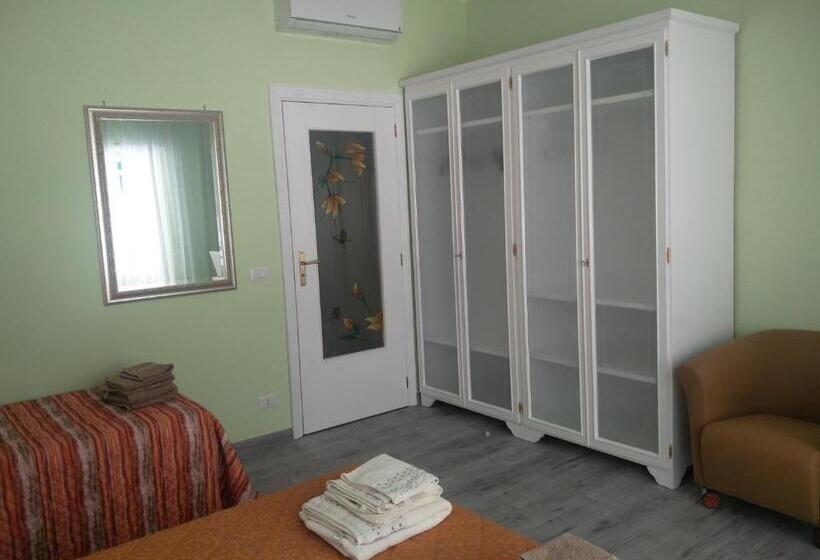 اتاق استاندارد, Julia B&b