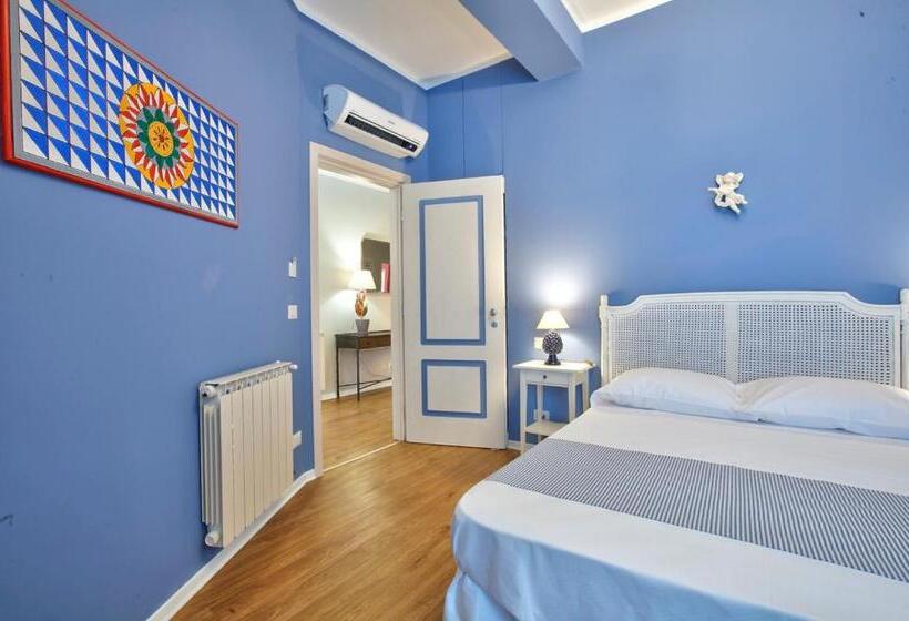 اتاق لوکس با بالکن و چشم‌انداز دریا, B&b Del Corso