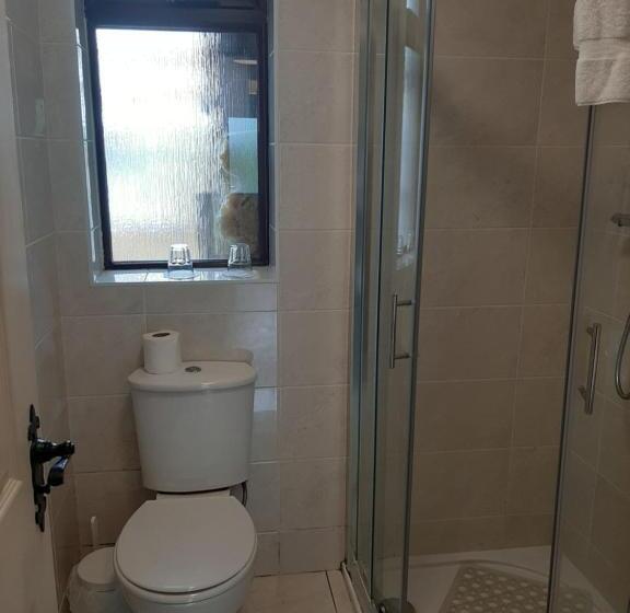 Номер Стандарт, Johnny B S B&b