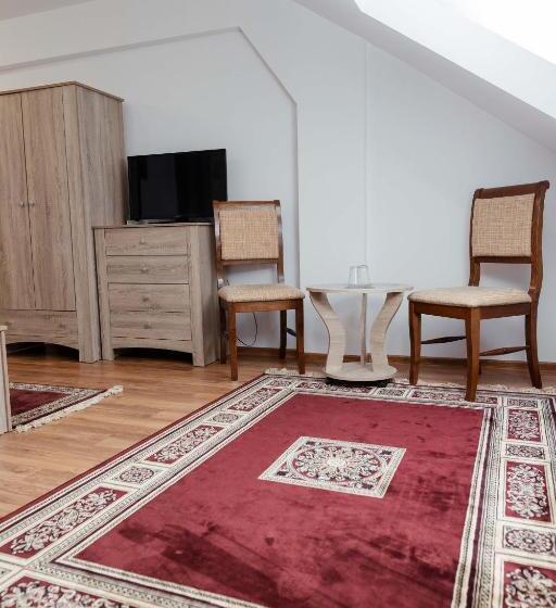 Трехместный Номер Классика, Casa Marta