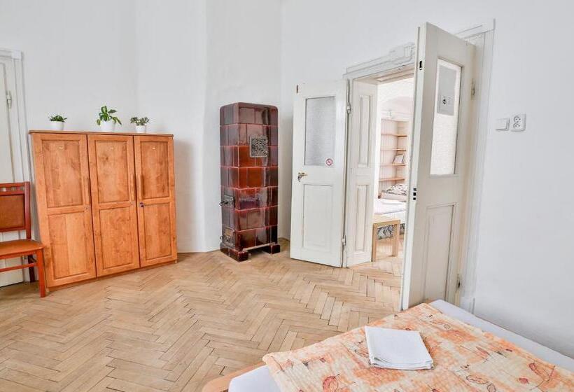 共用房间的床, Rodinný Hostel Stárkův Dům