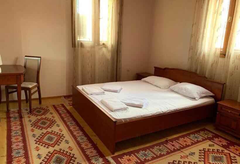 آپارتمان 1 خوابه با تراس, Guest Rooms Donovi