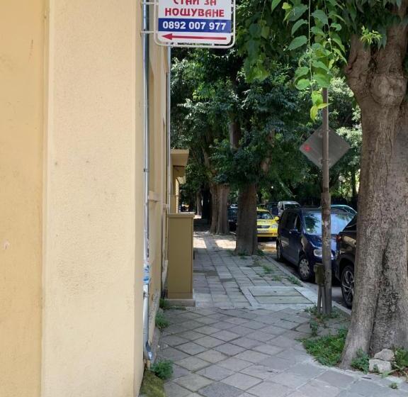 آپارتمان 1 خوابه با تراس, Guest Rooms Donovi