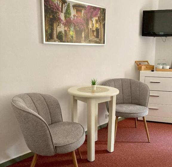 Номер Стандарт, Guesthouse Mikuláš Mikulov   Free Parking In The City Center