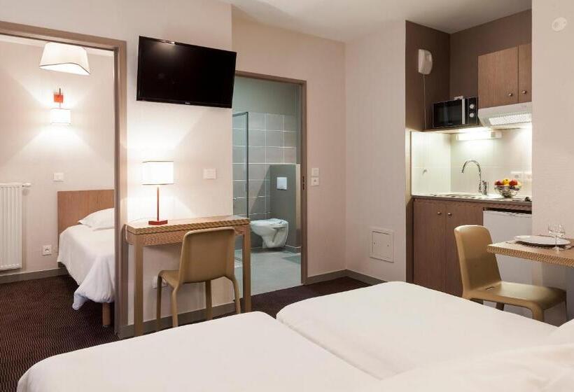 Номер Стандарт Трехместный, Nehô Suites Porte De Genève   Gare Annemasse