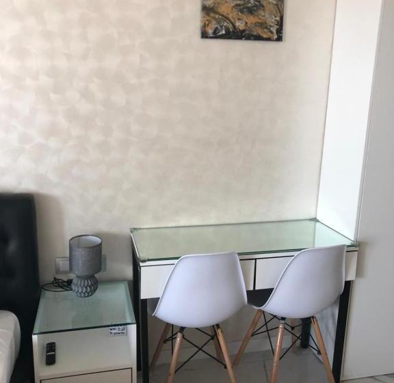 استودیوی استاندارد با چشم‌انداز دریا, Black Sea Vi Dari Apartments