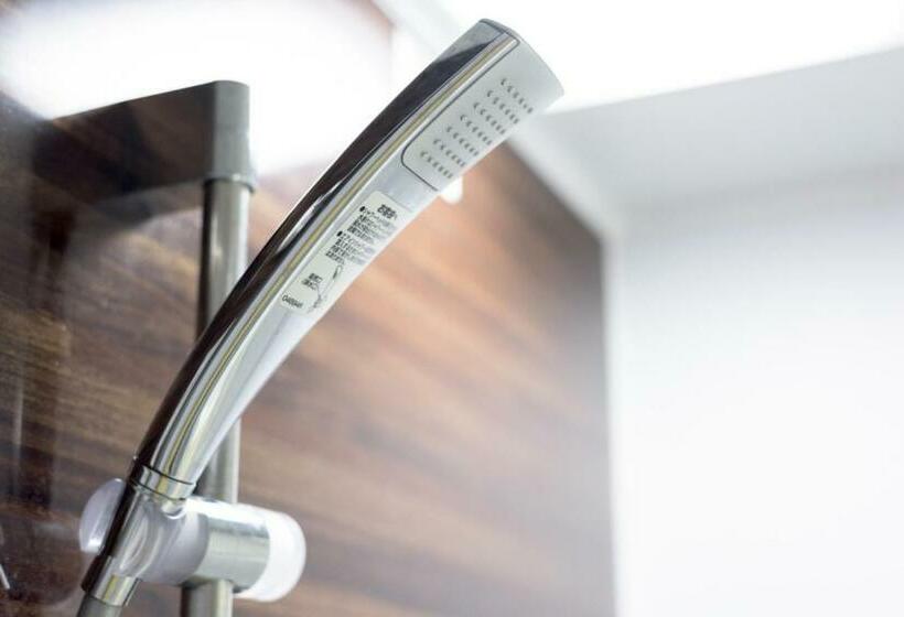 اتاق استاندارد سه نفره, Salon Shibuya