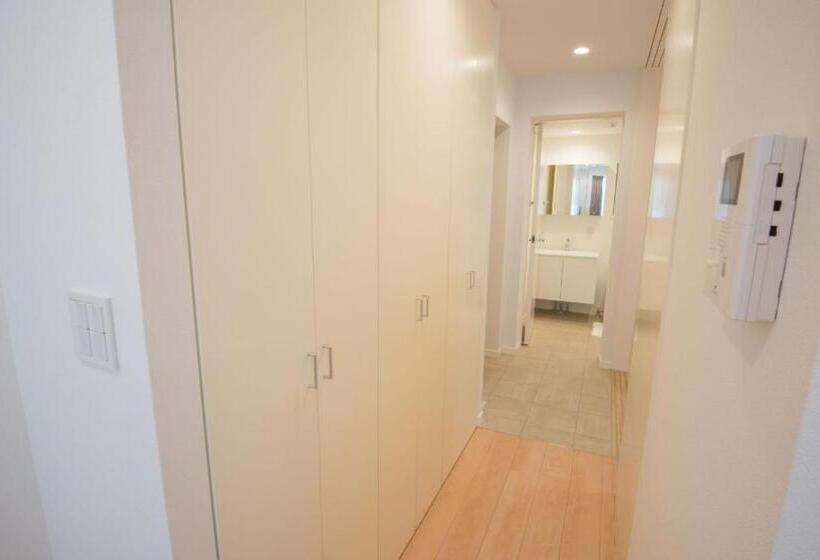 اتاق استاندارد چهار تخته, Salon Shibuya