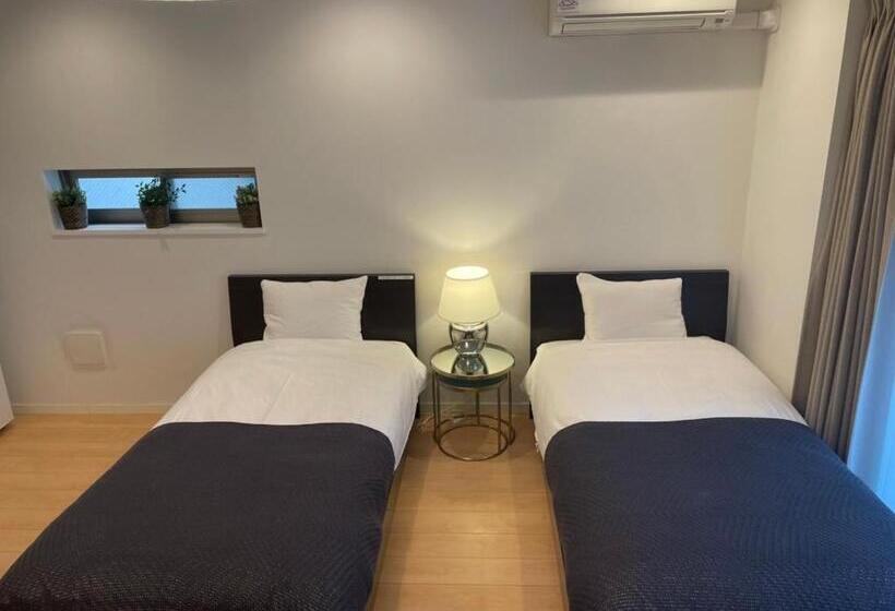 اتاق استاندارد چهار تخته, Salon Shibuya