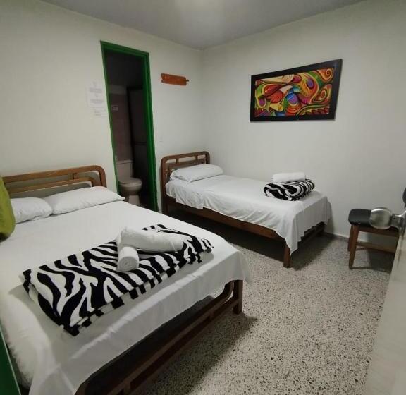 اتاق استاندارد سه نفره, Casa Verde Guatapé