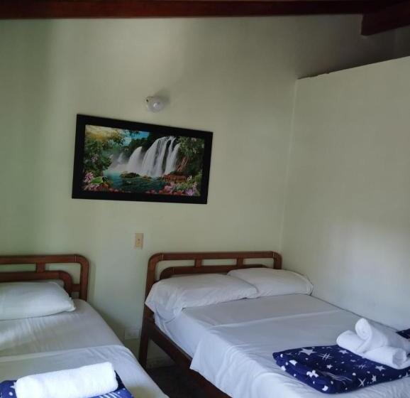 اتاق استاندارد سه نفره, Casa Verde Guatapé