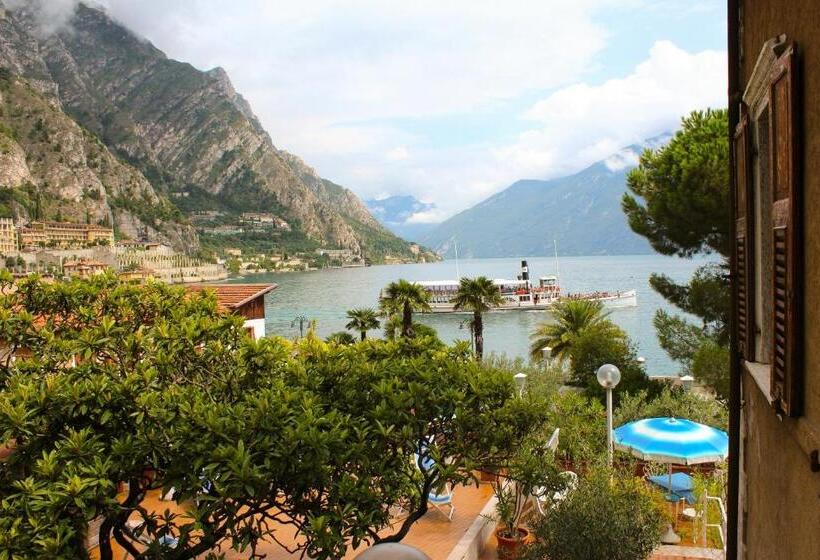 سوییت جونیور با چشم‌انداز دریاچه, Albergo Bellavista